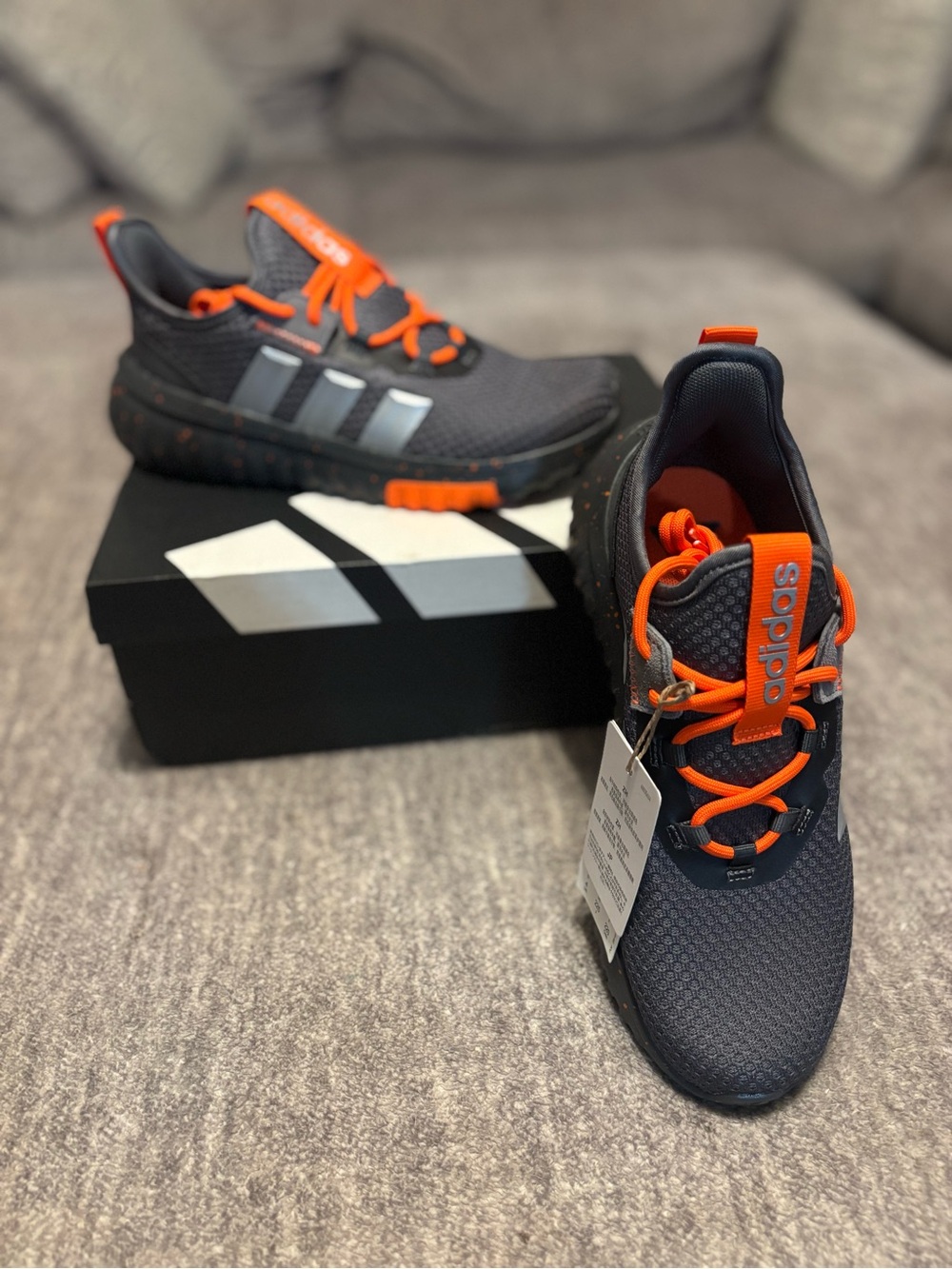 Adidas KAPTIR 4.0 SHOES KIDS Youth Size 4  NWT